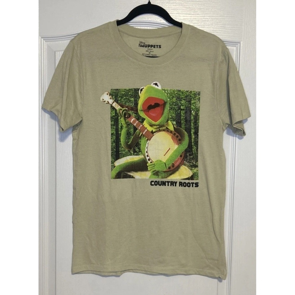 Disney The Muppets Kermit the Frog Country Roots Banjo T-Shirt Beige Mens M NEW